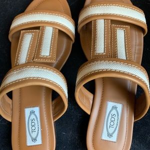 Beautiful Tod’s T Sandals